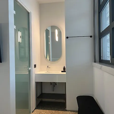Hotel Plexi Space