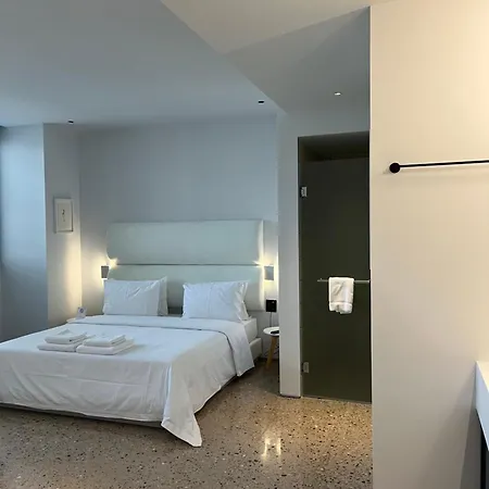Hotel Plexi Space *